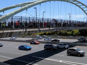 ✊🏼 Peaceful protest: no kings day